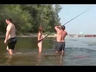 Nuogas fishing su labai malonus rusiškas paauglys elena